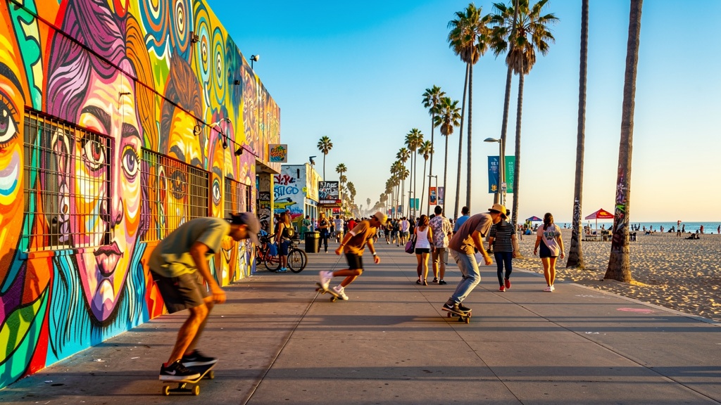 ベニスビーチのボードウォークとストリートアート