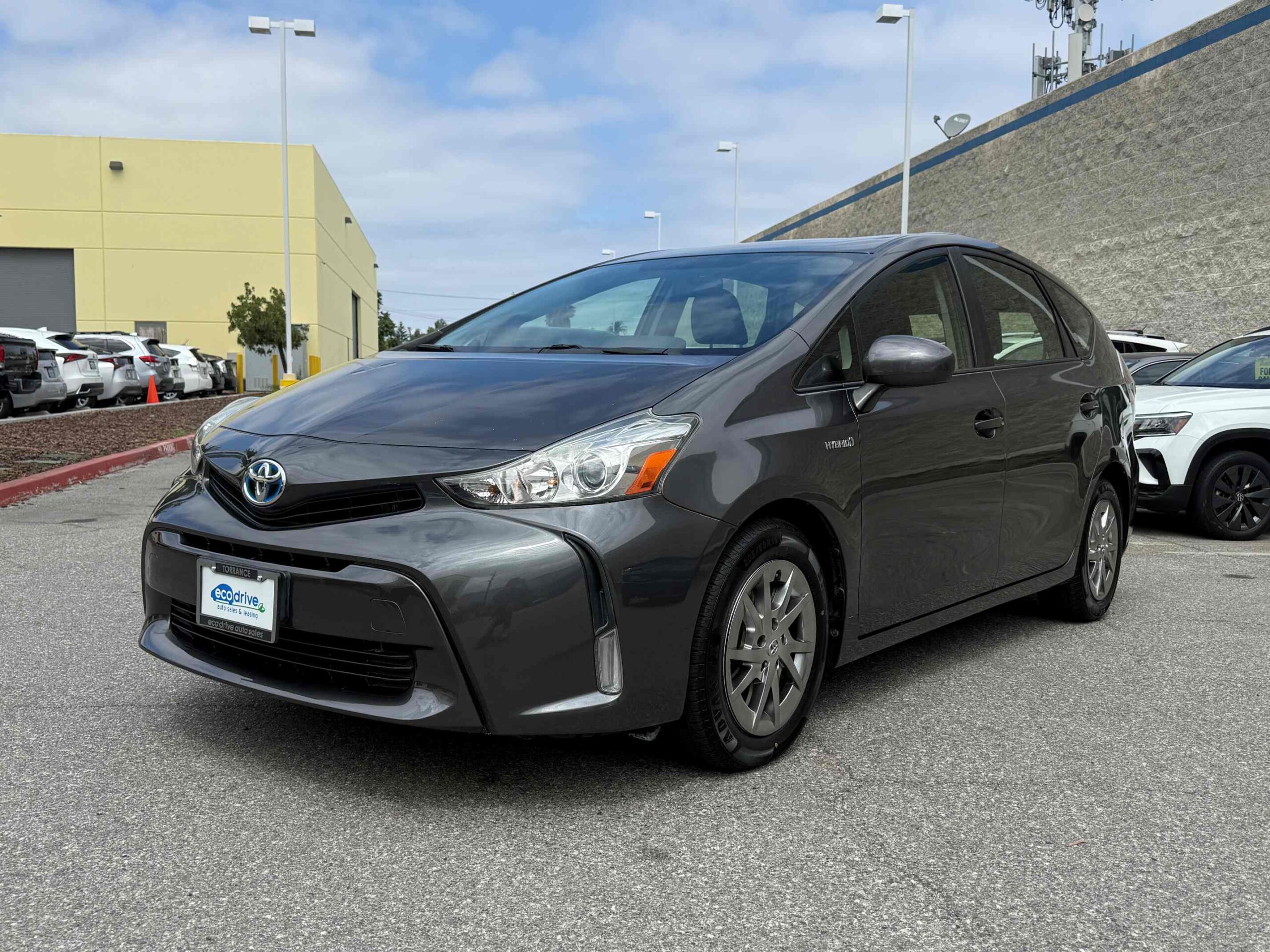 2015 TOYOTA PRIUS V THREE