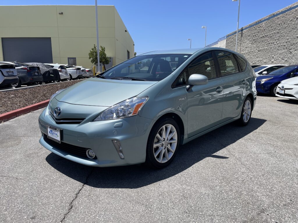 トヨタ　プリウス　2013 2013 TOYOTA PRIUS V FIVE | Eco Drive Auto Sales & Repair