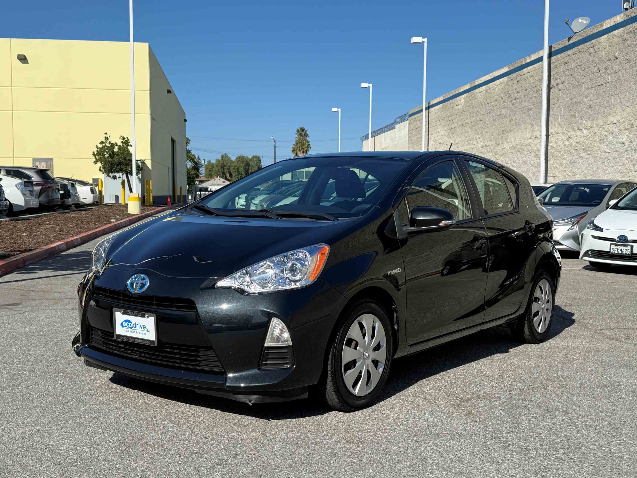 2013 TOYOTA PRIUS C TWO