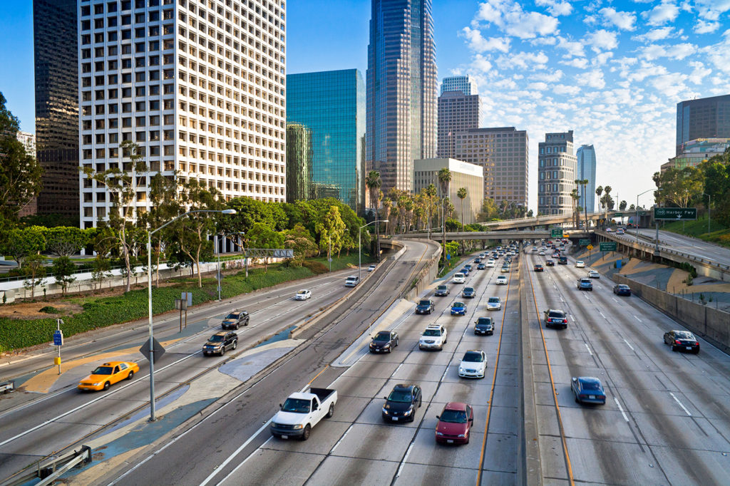 カリフォルニア ロサンゼルスの主なフリーウェイ Eco Drive Auto Sales Leasing